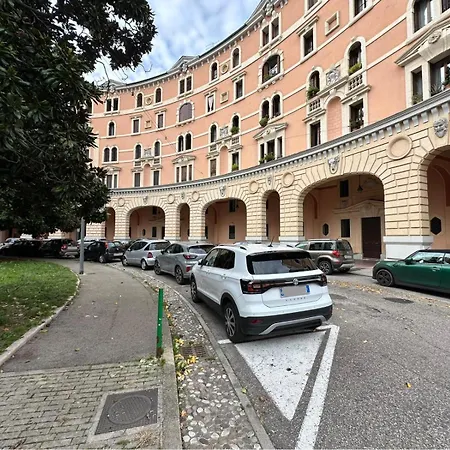 Welc-om Palazzo Esedra Lägenhet *